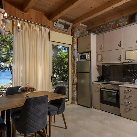 Amicasa Private Seaside Παχύς
