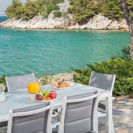 Amicasa Private Seaside Holiday home