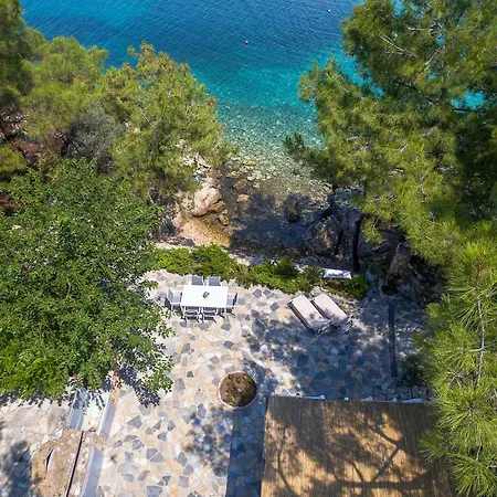 Amicasa Private Seaside Holiday home *